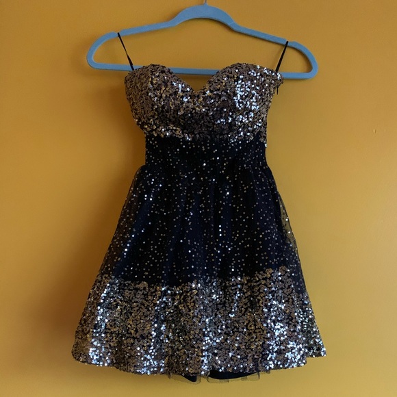 Sequin homecoming dress - Picture 1 of 4